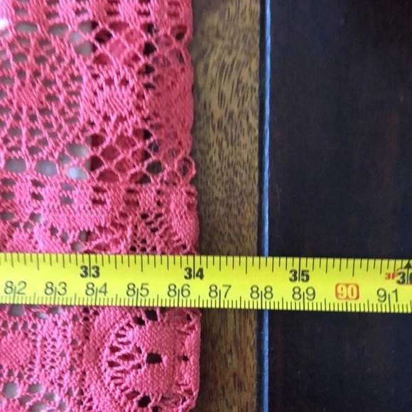 Pineapple clothing lovely lace effect overlay dress. Size small. - Picture 8 of 10